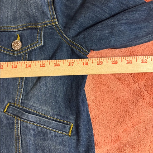 CAbi Cropped Denim Jacket Lace Hem Medium Button Front - Picture 4 of 8